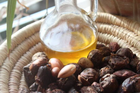 Read more about the article Argan Oil for Hair: Your Ultimate Guide to Glossy, Healthy Locks